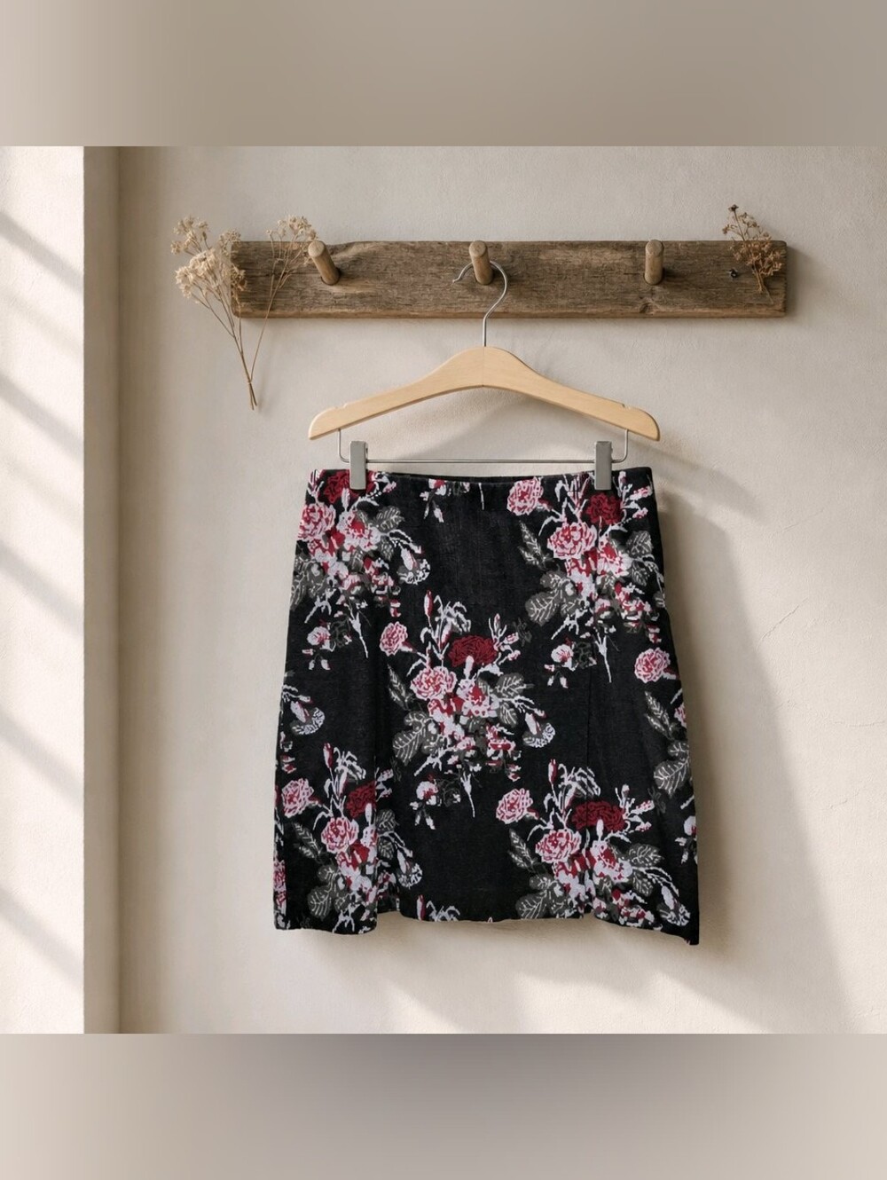 J. Jill Black Floral Mini Wrap Skirt with Red Floral Accents Sz Medium